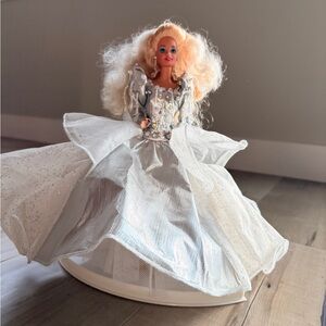 1992 Happy Holiday Barbie with Winter Wonderland Stand Limited Edition